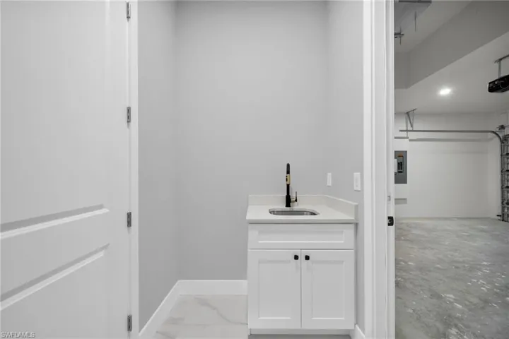 1225 NE 5th  PL, Cape Coral, FL 33909