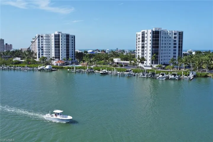 4198 Bay Beach Ln 113, Fort Myers Beach, Florida 33931
