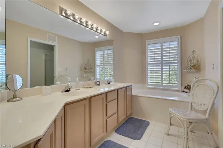 4198 Bay Beach Ln 113, Fort Myers Beach, Florida 33931