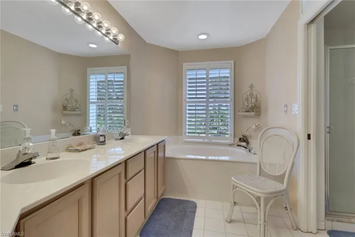 4198 Bay Beach Ln 113, Fort Myers Beach, Florida 33931