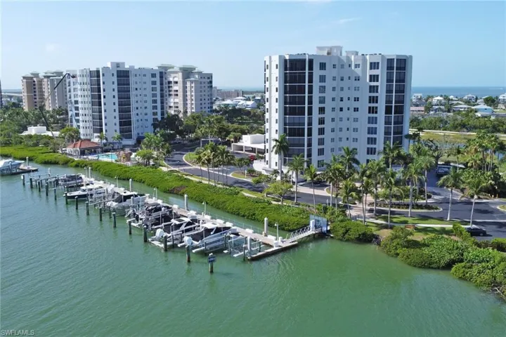 4198 Bay Beach Ln 113, Fort Myers Beach, Florida 33931