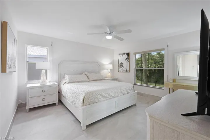 881 Gulf Pavilion Dr 201, Naples, Florida 34108