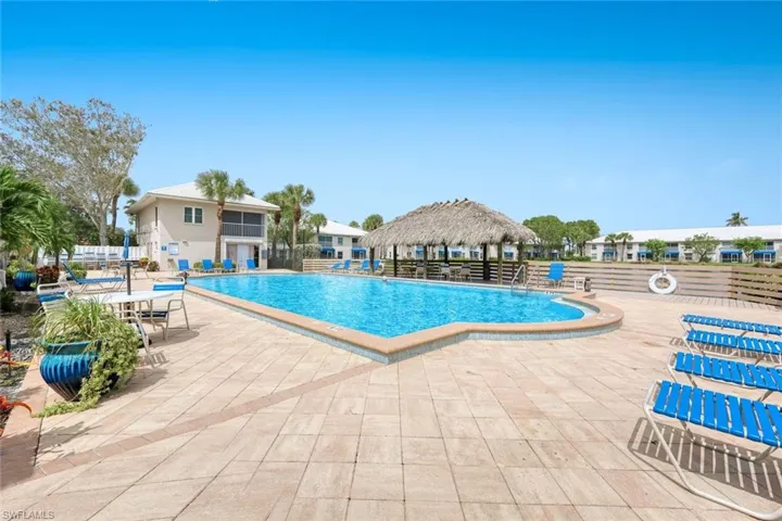 881 Gulf Pavilion Dr 201, Naples, Florida 34108