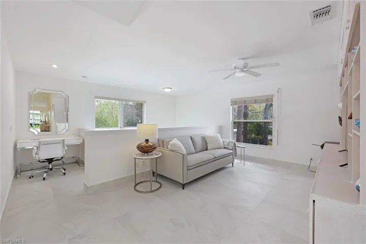 881 Gulf Pavilion Dr 201, Naples, Florida 34108