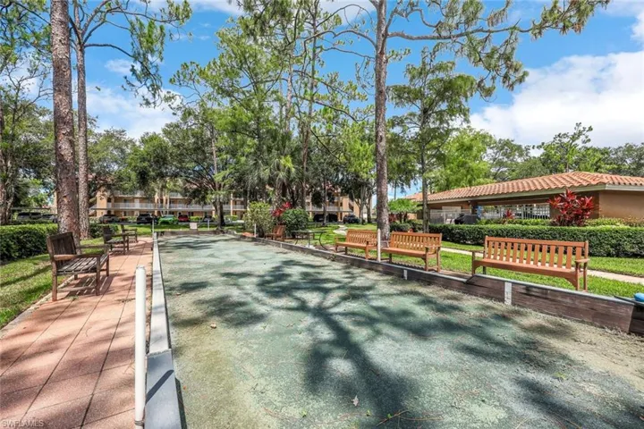 5955  Bloomfield  CIR, Naples, FL 34112