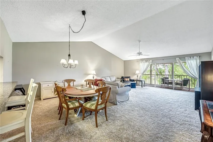 5955  Bloomfield  CIR, Naples, FL 34112