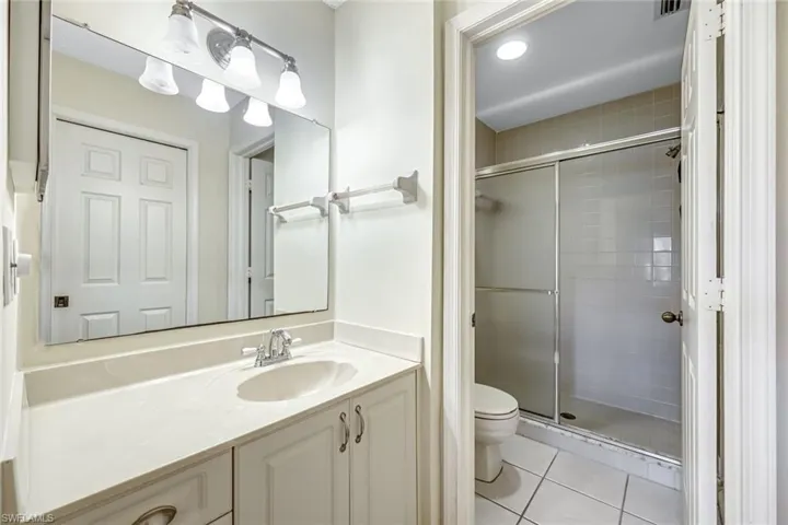 5955  Bloomfield  CIR, Naples, FL 34112