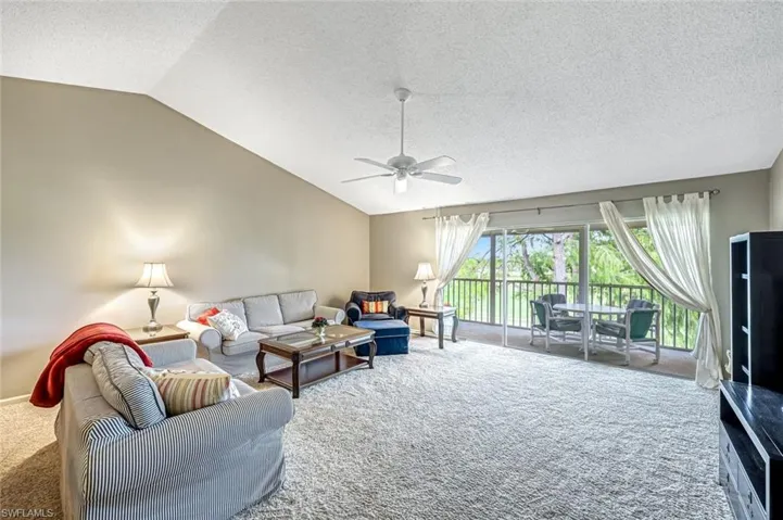 5955  Bloomfield  CIR, Naples, FL 34112
