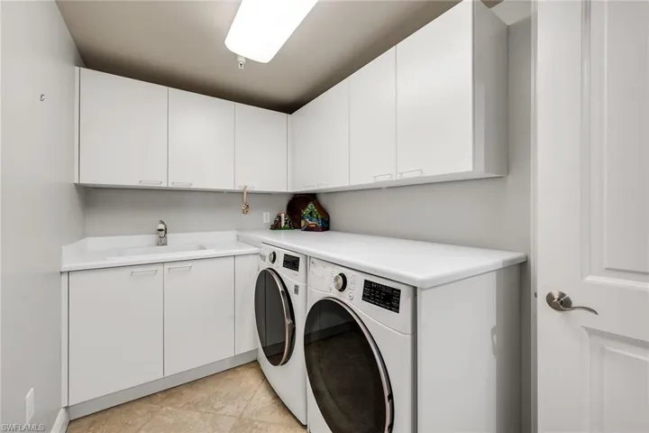 1050 Borghese Ln 1405, Naples, Florida 34114