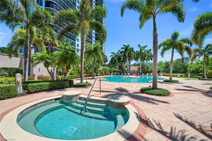 1050 Borghese Ln 1405, Naples, Florida 34114