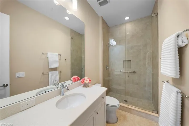 6553 Dominica Dr 202, Naples, Florida 34113