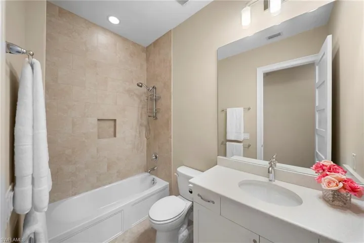 6553 Dominica Dr 202, Naples, Florida 34113