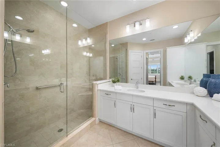 6553 Dominica Dr 202, Naples, Florida 34113