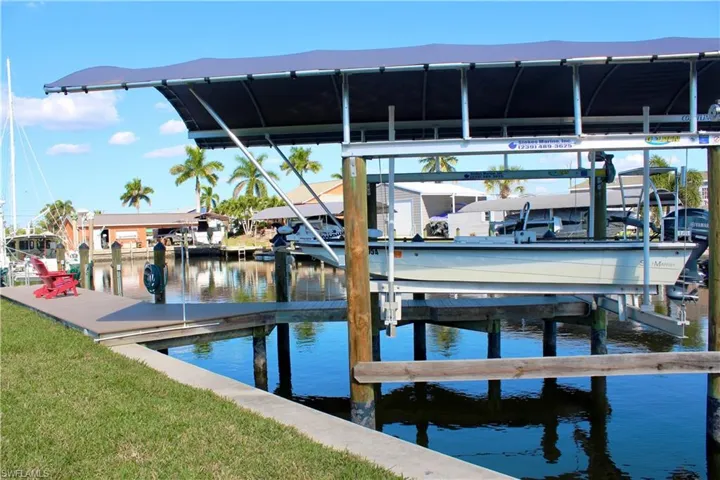 2744 Sanderling Ct, St. James City, Florida 33956