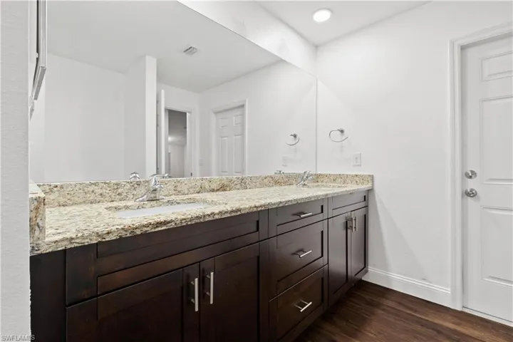 Large Guest Bath with Outdoor Lanai Access