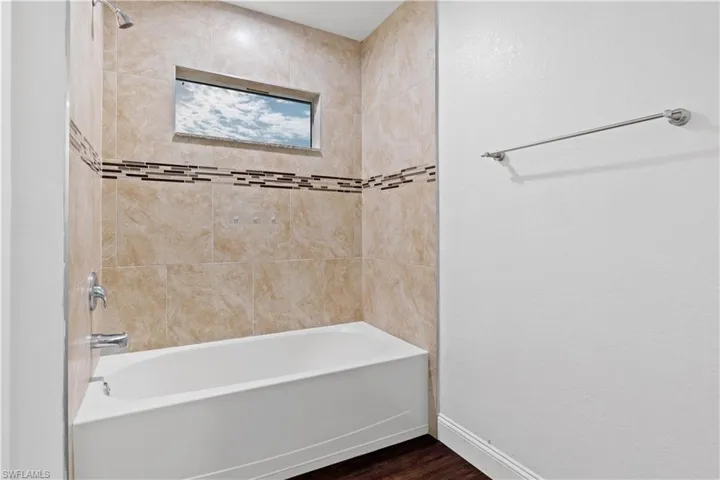 Guest Bath Shower/Tub combo area