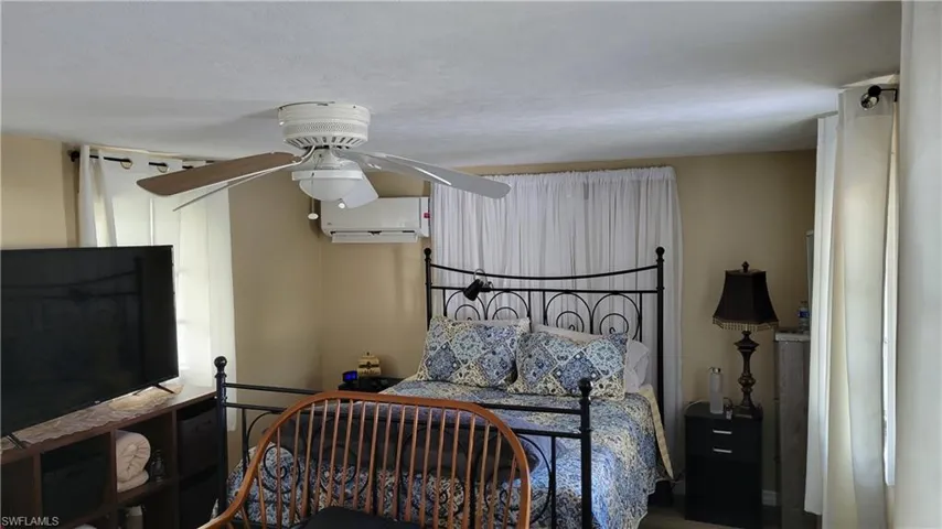 2nd bedroom with queen bed.