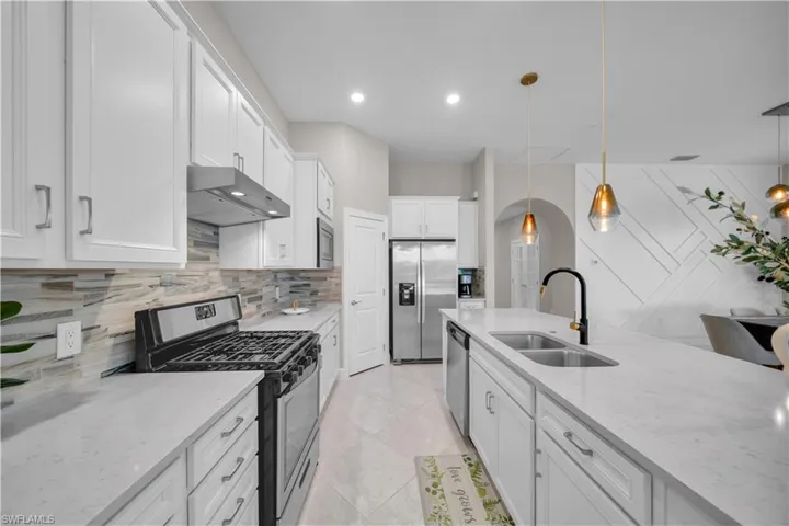 19649 Aqua View Ln, Fort Myers, Florida 33913