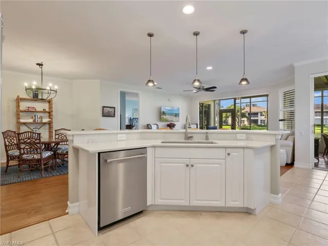 882 Carrick Bend Cir 102, Naples, Florida 34110