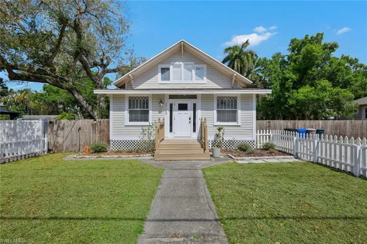 Bungalow with a porch