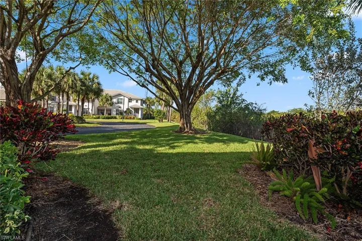 8375  Whisper Trace  LN, Naples, FL 34114
