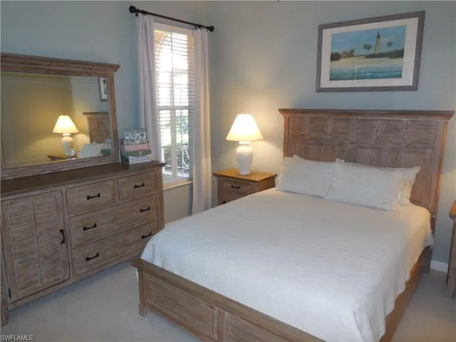 3900  Valentia  WAY, Naples, FL 34119