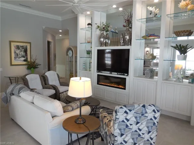 3900  Valentia  WAY, Naples, FL 34119