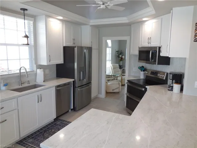 3900  Valentia  WAY, Naples, FL 34119