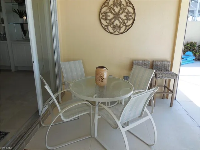 3900  Valentia  WAY, Naples, FL 34119