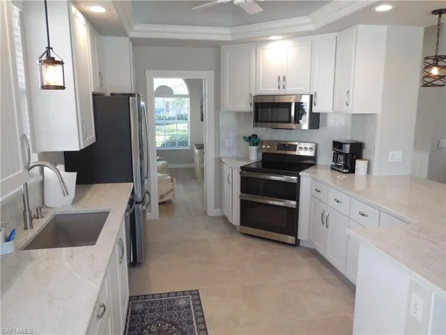 3900  Valentia  WAY, Naples, FL 34119