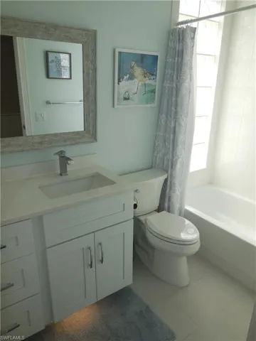 3900  Valentia  WAY, Naples, FL 34119