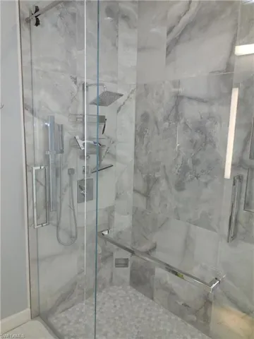 3900  Valentia  WAY, Naples, FL 34119
