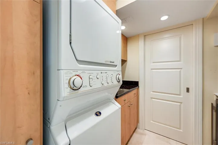 1275 Gulf Shore Blvd N 601, Naples, Florida 34102