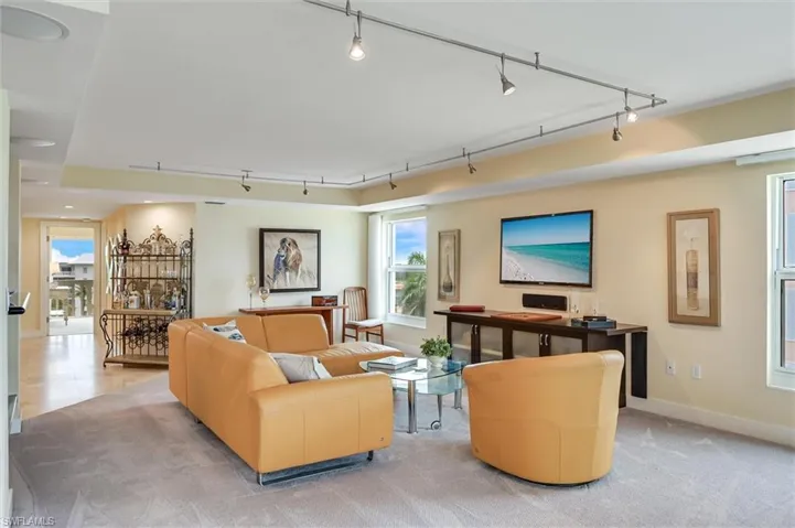 1275 Gulf Shore Blvd N 601, Naples, Florida 34102