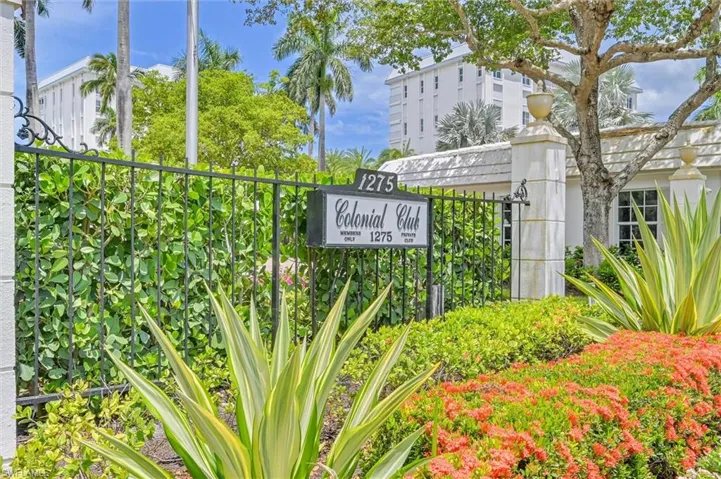 1275 Gulf Shore Blvd N 601, Naples, Florida 34102