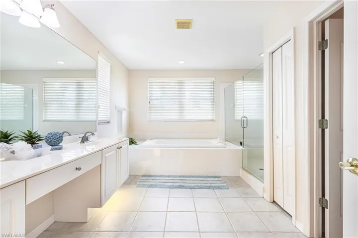 11117 Lakeland Cir, Fort Myers, Florida 33913