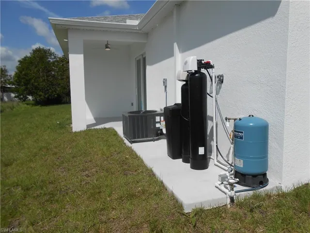 320 Poplar St, Lehigh Acres, Florida 33974