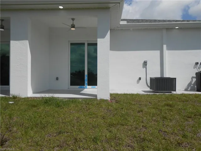320 Poplar St, Lehigh Acres, Florida 33974