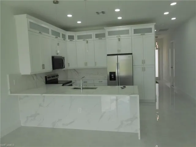 320 Poplar St, Lehigh Acres, Florida 33974