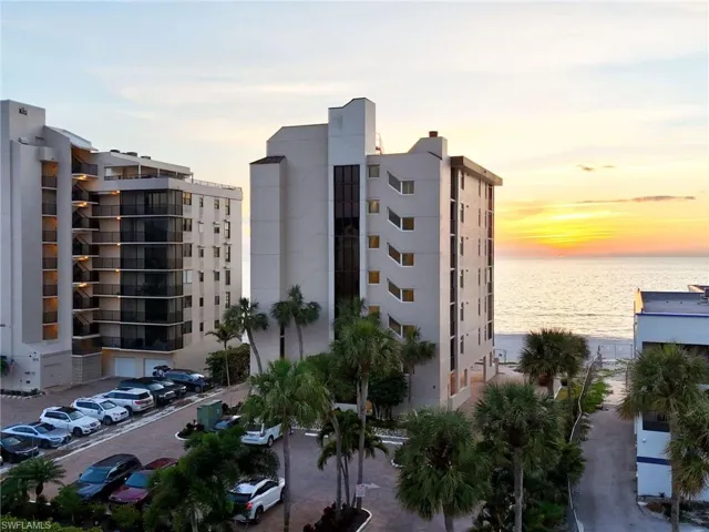 9415  Gulf Shore  DR, Naples, FL 34108