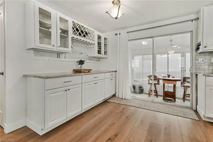 Entryway with bar and great storage