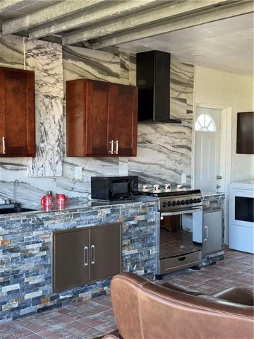3315 37th St Sw, Lehigh Acres, Florida 33976