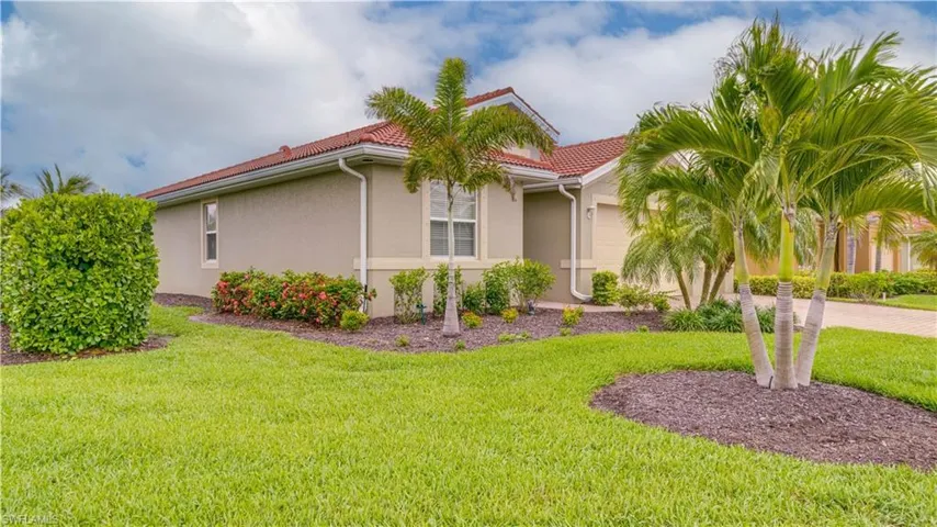 3036 Sunset Pointe Cir, Cape Coral, Florida 33914