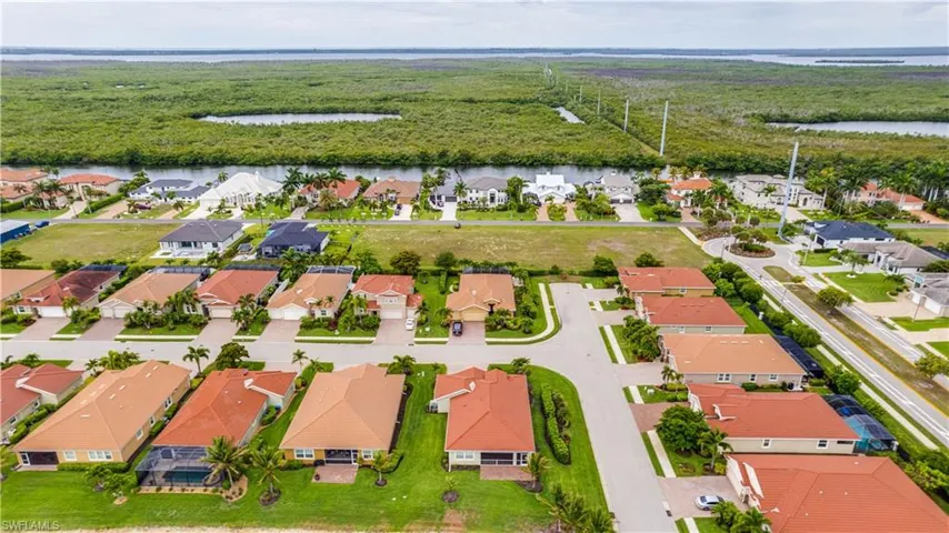 3036 Sunset Pointe Cir, Cape Coral, Florida 33914