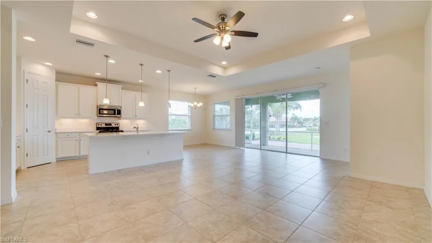 3036 Sunset Pointe Cir, Cape Coral, Florida 33914