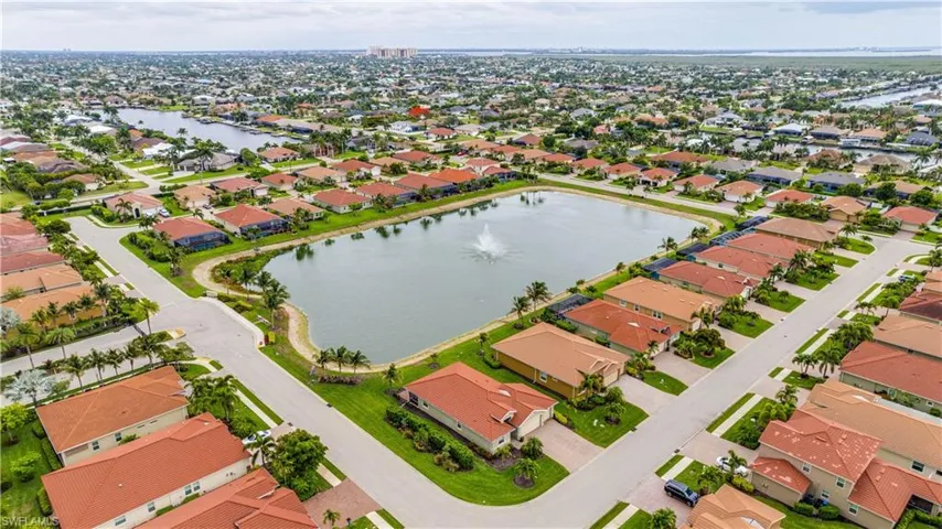 3036 Sunset Pointe Cir, Cape Coral, Florida 33914