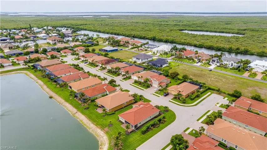 3036 Sunset Pointe Cir, Cape Coral, Florida 33914