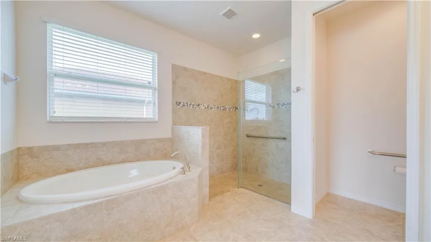 3036 Sunset Pointe Cir, Cape Coral, Florida 33914