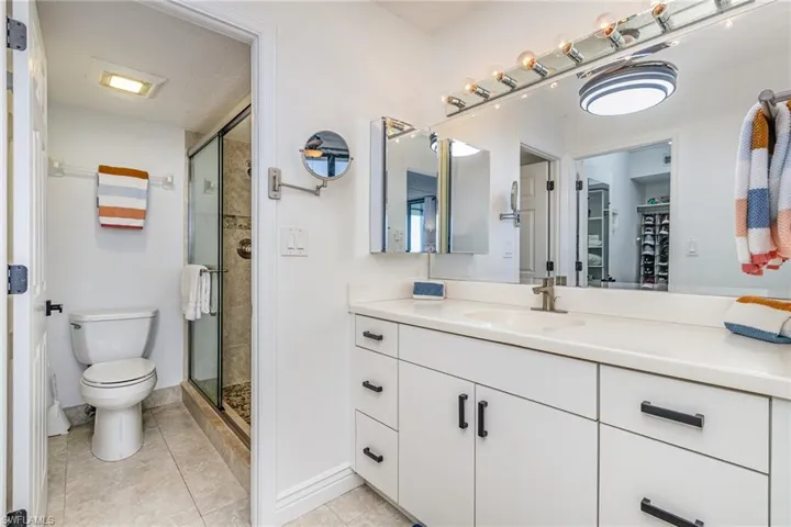 UPDATED OWNER'S SUITE BATH