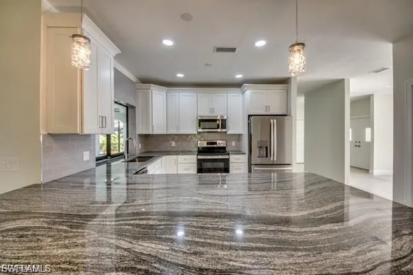 711 Se 33rd Ter, Cape Coral, Florida 33904